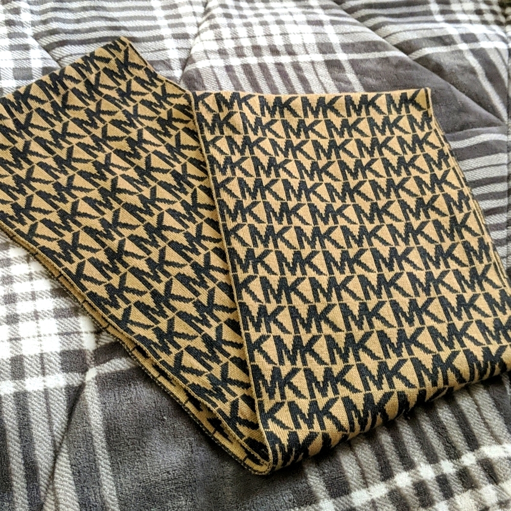 Michael Kors Infinity Scarf